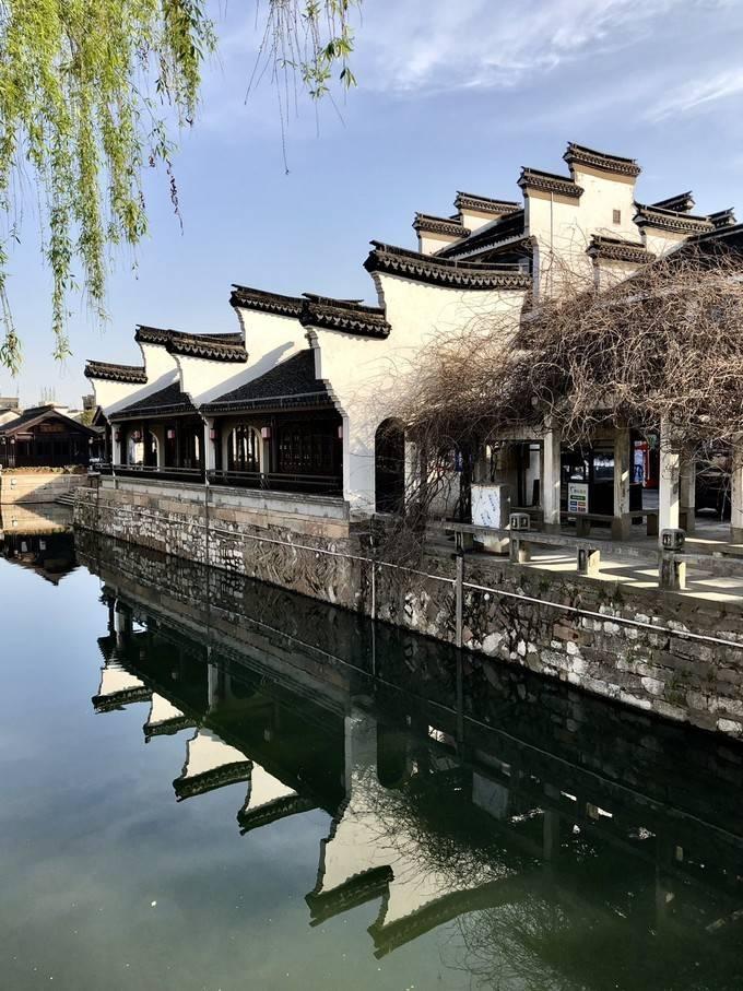 江西赣州市总工会开展迎新春“送万福、进万家”书法公益活动